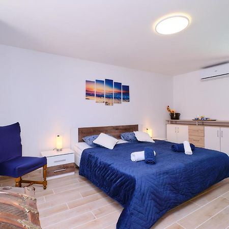 Apartment Kaleta Sveti Jakov Exteriör bild