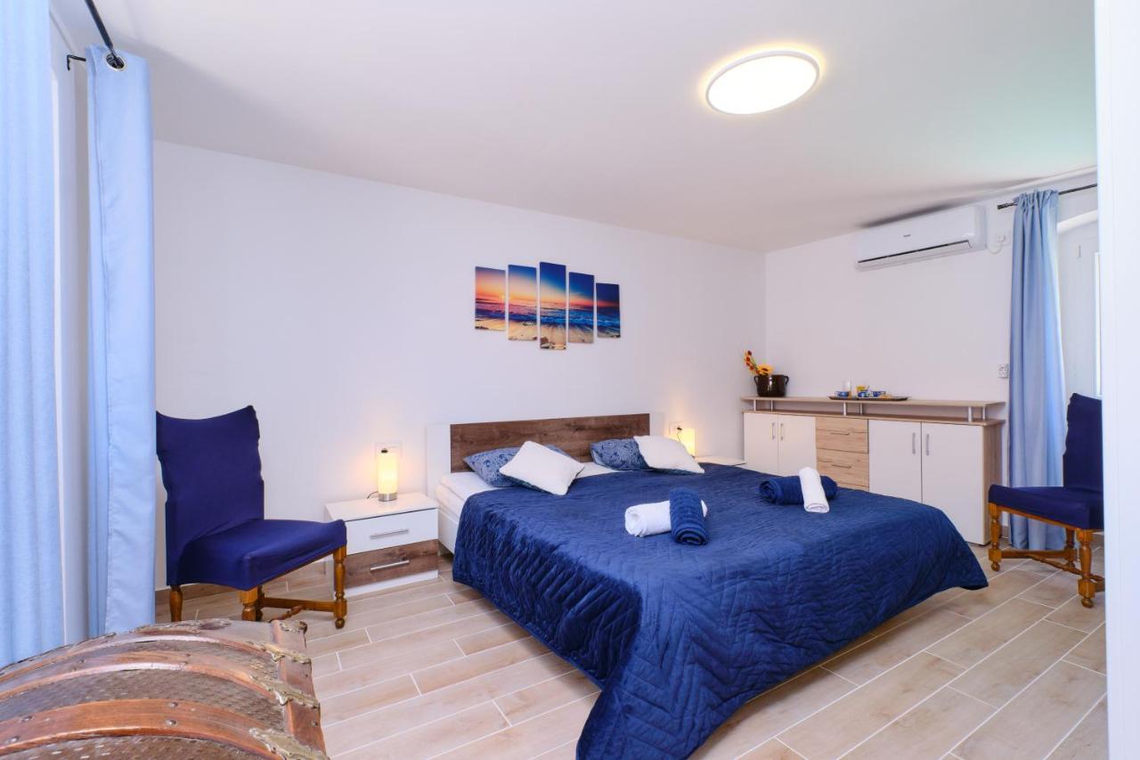 Apartment Kaleta Sveti Jakov Exteriör bild